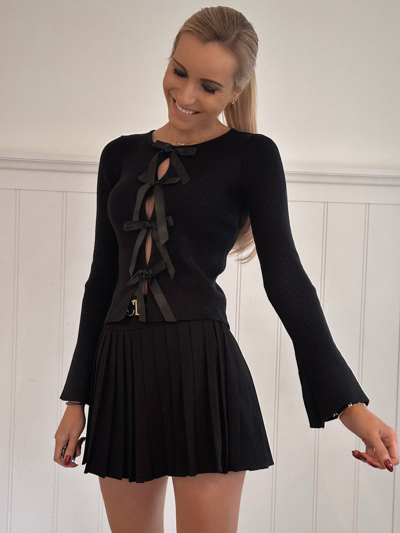 Bow Satin Secrets Pull