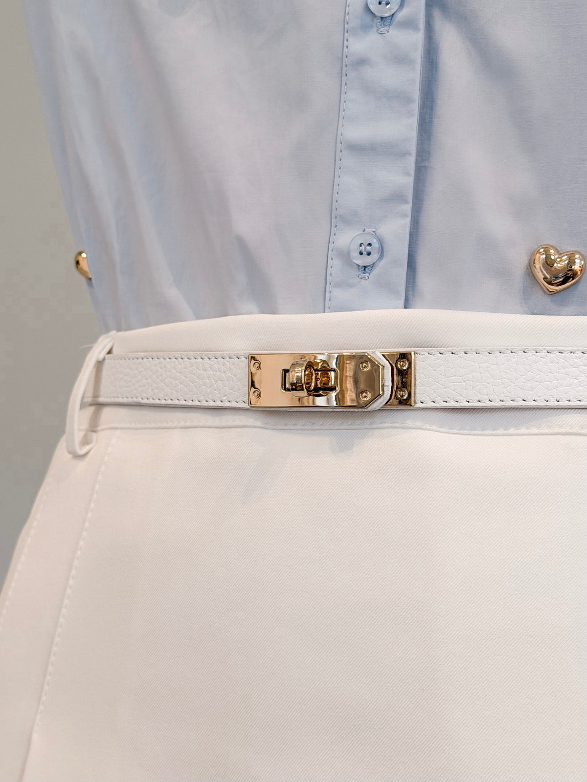 The White Saddle Belt