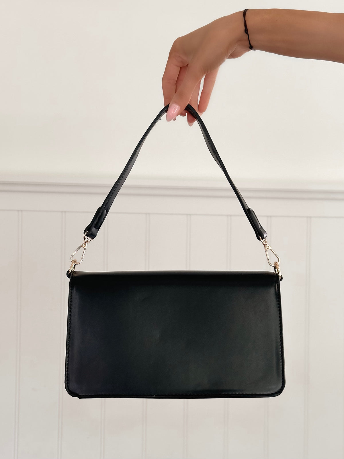 La Buckle Noir Bag
