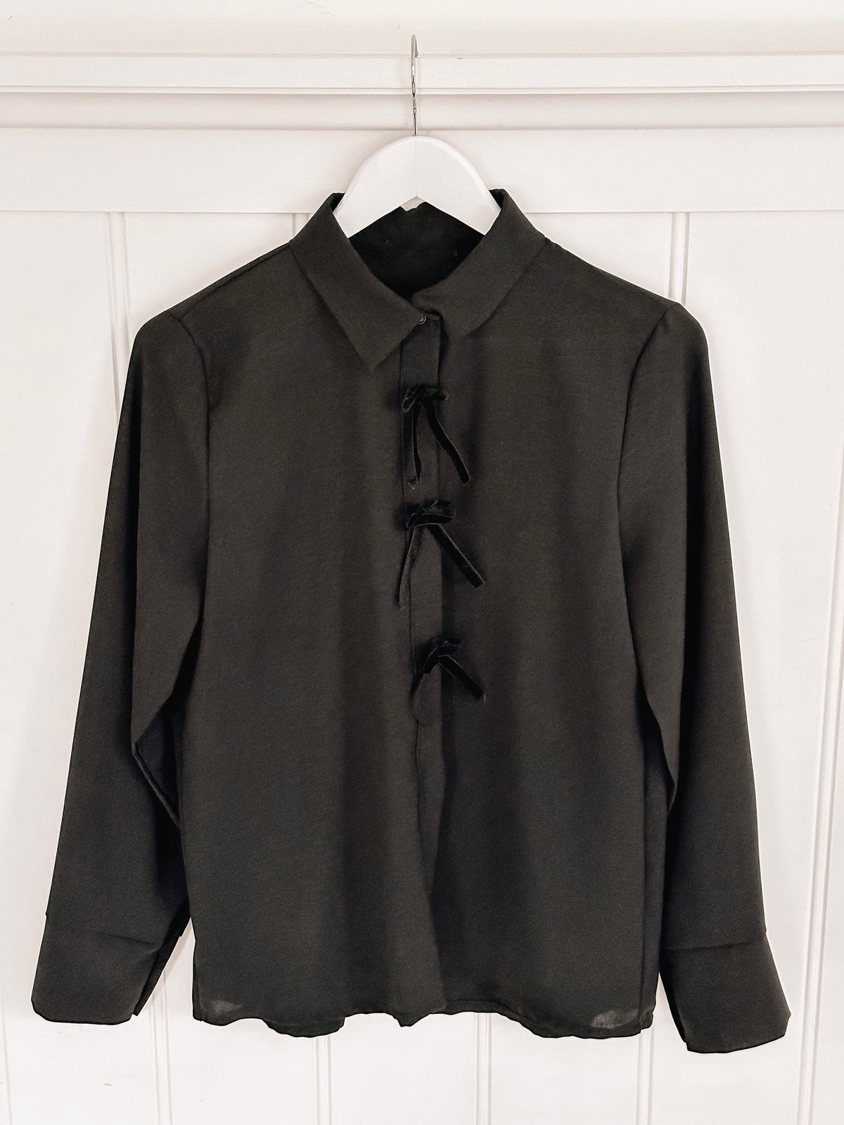 Bow Chic Black Blouse