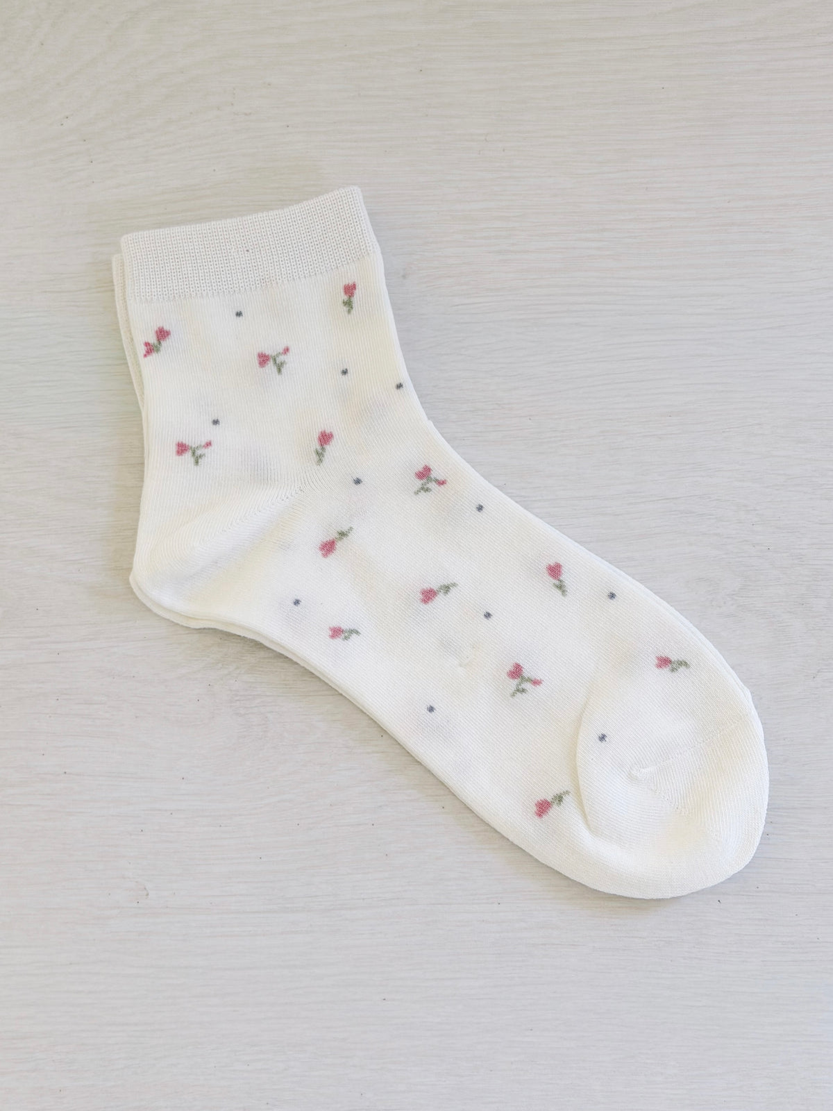 Cream Flower Socks
