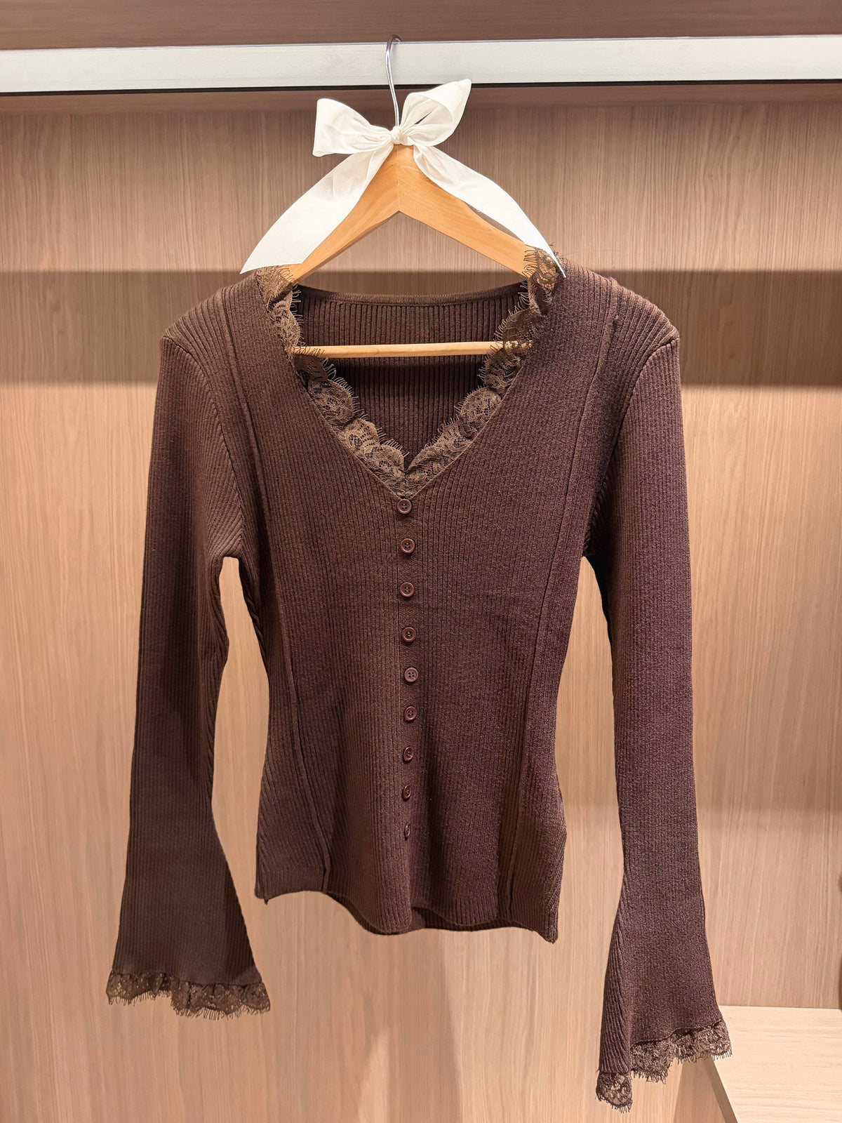 Cute Chocolate Lace Pull