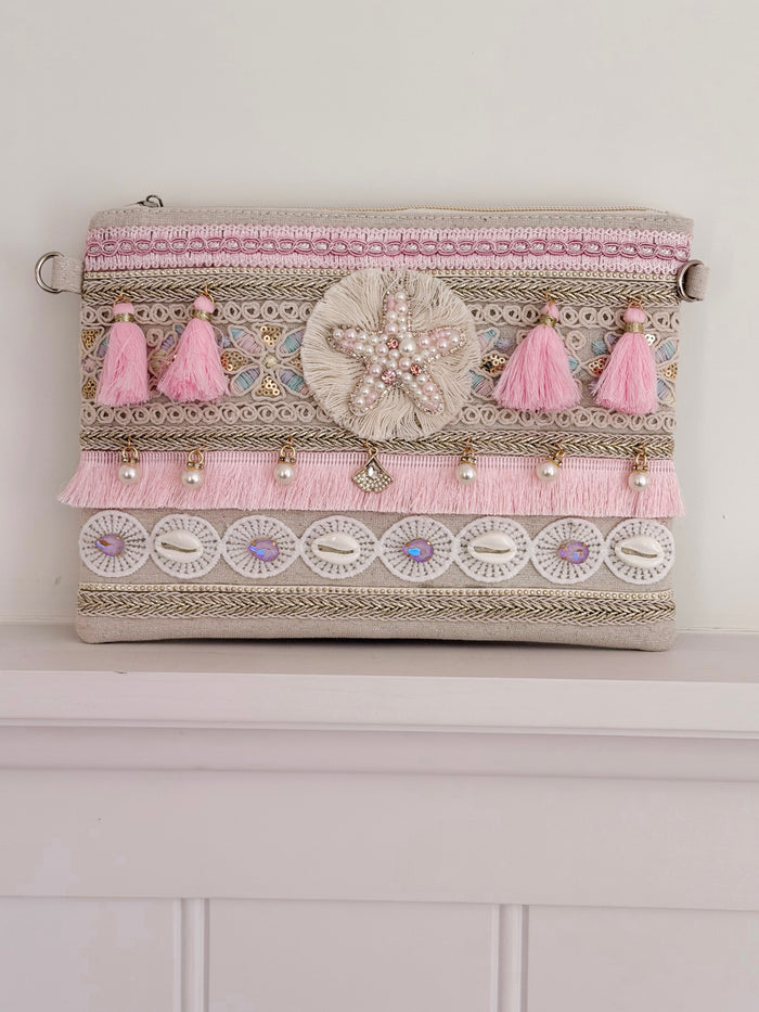 The Seashell Love Pochette