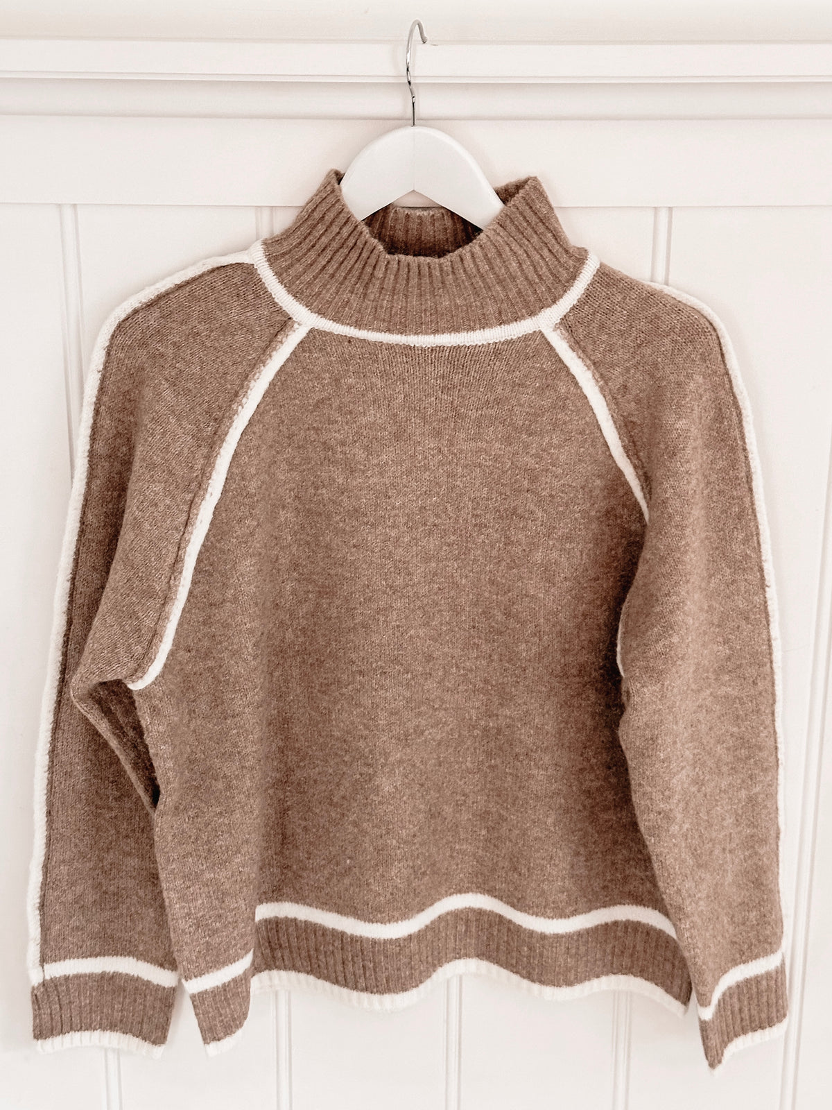 Lodge Sweater - Camel