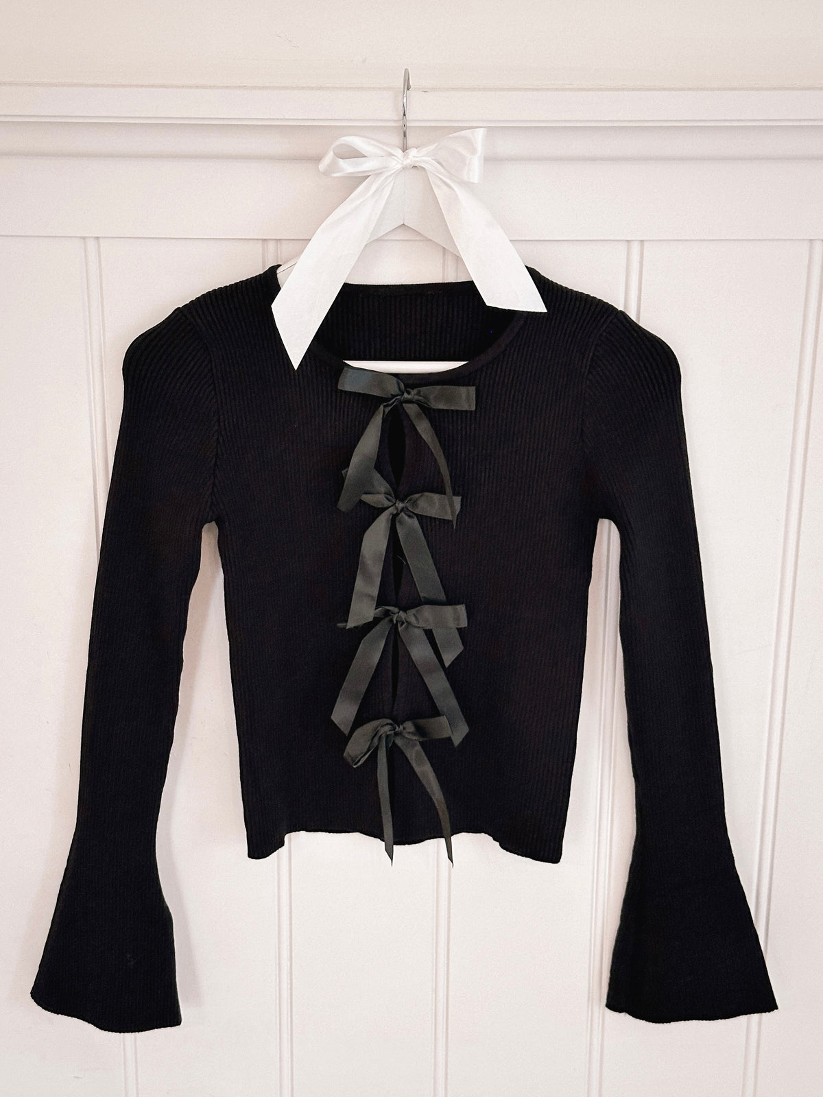 Bow Satin Secrets Pull